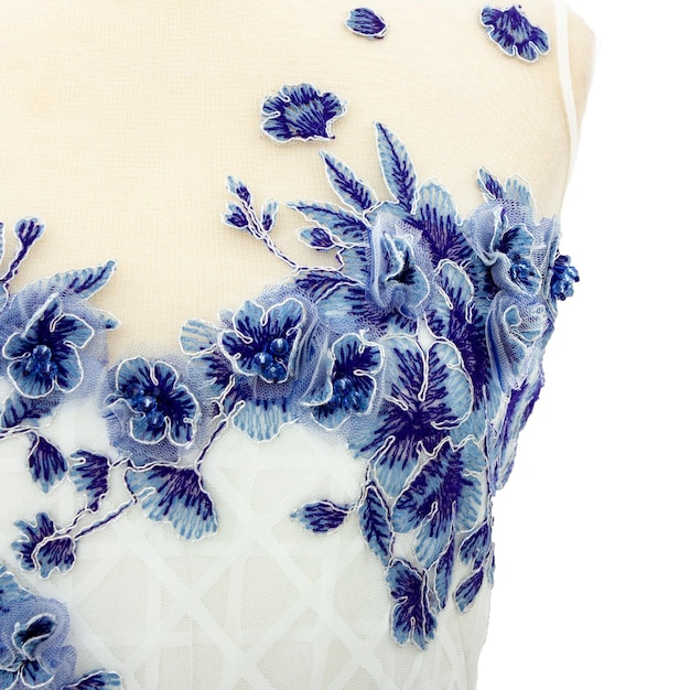 Ručná výšivka na látke